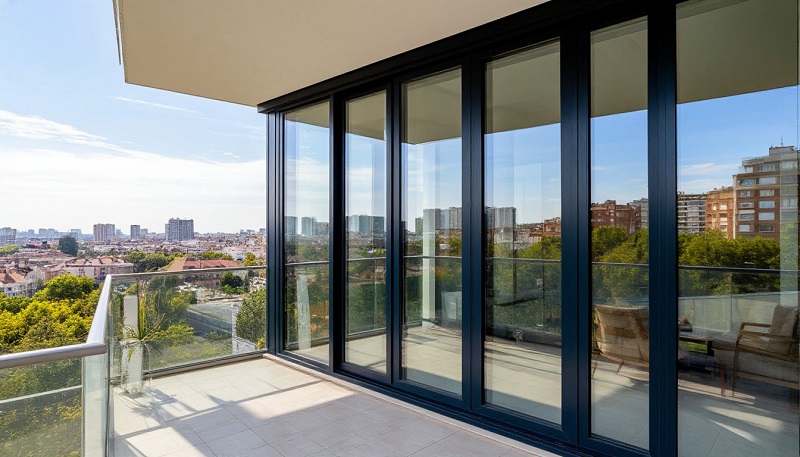 Остекление и отделка балкона или лоджии