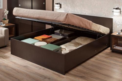 Спальни дизайн с деревянной кроватью. Дизайн спальни в деревянном доме 06