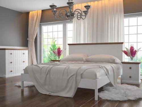 Красивая деревянная кровать. Особенности использования