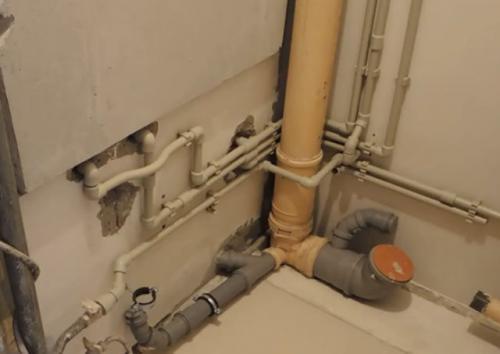 Как правильно спрятать трубы отопления в частном доме: Полезные советы и рекомендации 14