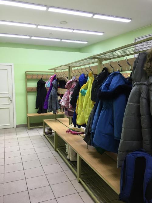 Шкафчики открытые для раздевалок в школу: выбор и установка 06 Шкафчики открытые для раздевалок в школу: выбор и установка 06