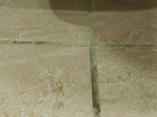 Какие способы ухода и чистки затирки для плитки в ванной существуют. Как почистить и отбелить швы между плиткой подручными средствами и не испортить затирку