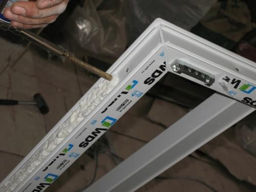 Какие инструменты и материалы необходимы для монтажа подставочного профиля. Способы монтажа