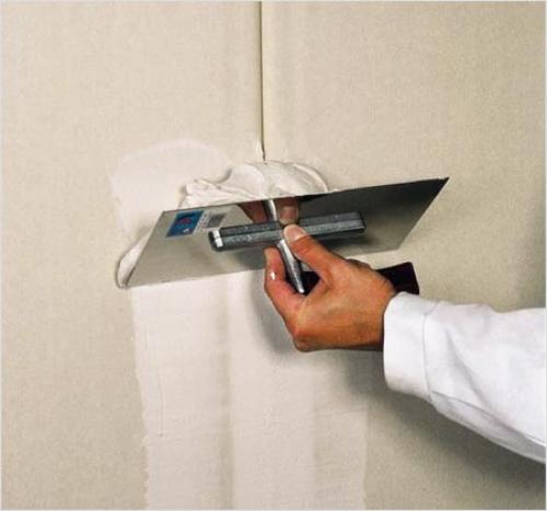 Как обеспечить равномерную поверхность при монтаже гипсокартона на деревянную обрешетку. Обшивка каркаса