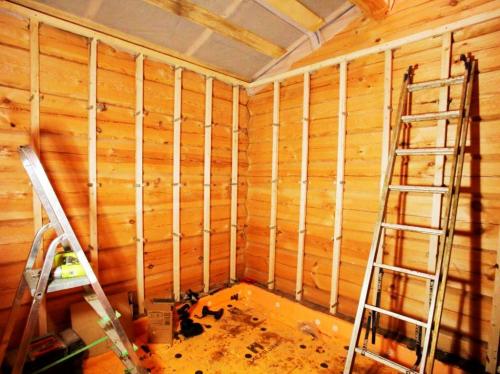 Деревянный дом в новом свете: как отделать стены гипсокартоном 03