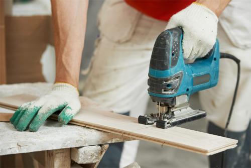 Какие инструменты необходимы для крепления деревянной вагонки на гипсокартоне. Монтаж вагонки своими руками. Этапы монтажа вагонки подробно.