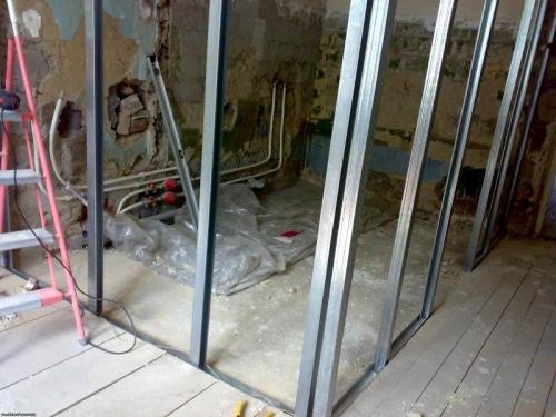 Какие факторы влияют на выбор материала для ГКЛ и ГВЛ. Сравниваем два материала: основные характеристики