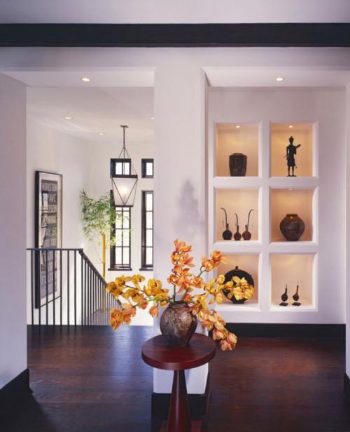 Как совместить нишу с общим интерьером прихожей или коридора. Ниша в прихожей: различные способы использования и их подсветка 94 фото
