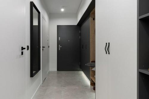 Какие цветовые решения рекомендуются для прихожей в нише коридора. Современный стиль