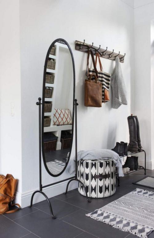 Как зеркало в нише влияет на восприятие пространства прихожей. Зеркало в прихожую и коридор: Как не ошибиться при выборе и разместить правильно