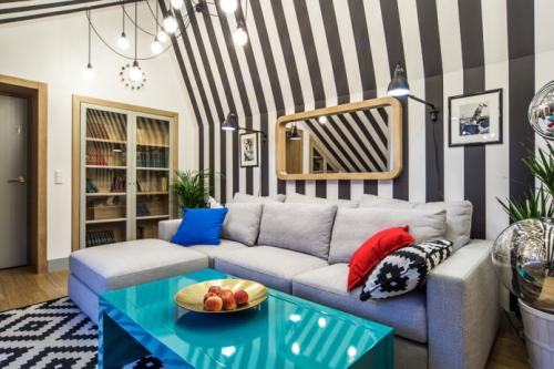 Зеркало в нише прихожей: как добавить элегантности вашему интерьеру 07