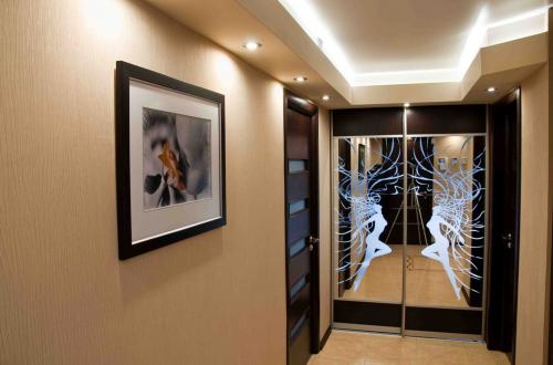 Современный дизайн прихожей с нишей: как воплотить идею в реальность 02