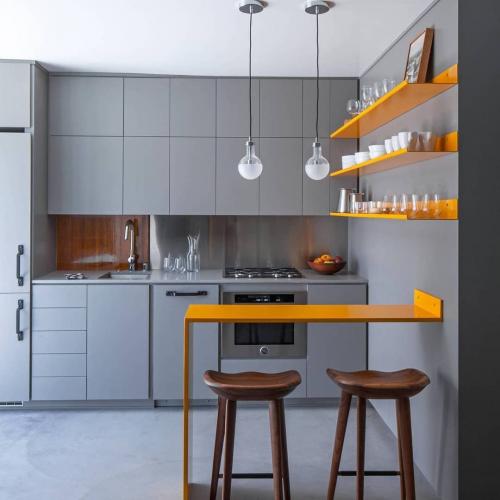 Кухня-ниша в коридоре: как обустроить удобное рабочее пространство 02