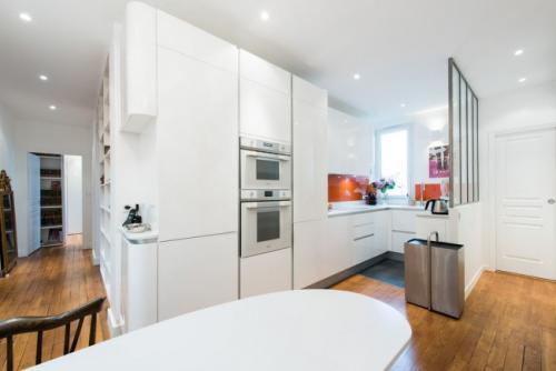 Кухня-ниша в коридоре: как обустроить удобное рабочее пространство 05