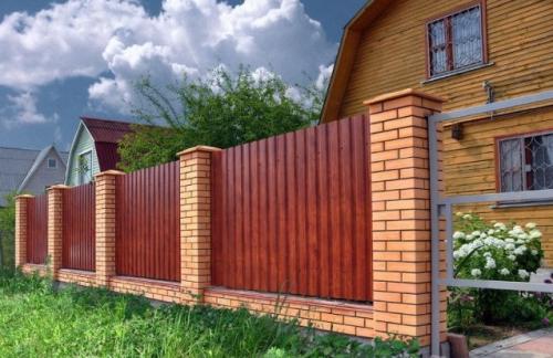 Полное руководство: как обшить дом профлистом красиво и надежно 17