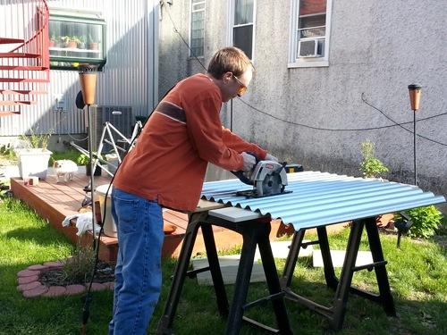 Наружная обшивка дома профнастилом своими руками: пошаговая инструкция 01