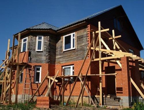 Стоит ли обкладывать деревянный дом кирпичом. Особенности обкладки
