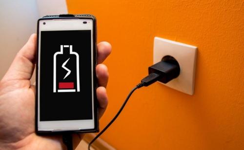Как продлить жизнь батареи телефона. Как правильно заряжать смартфон, чтобы продлить срок службы его аккумулятора