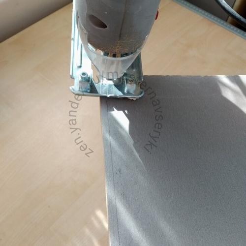 Как сделать гипсокартон плоским и ровным на неровной деревянной поверхности. Полезная хитрость, которая поможет точно подогнать лист к неровной стене.