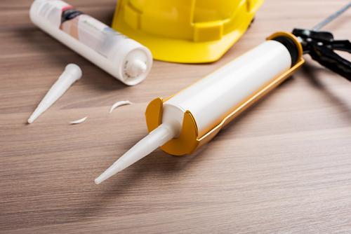 Как сделать идеальный силиконовый шов на плитке: три простых способа 01