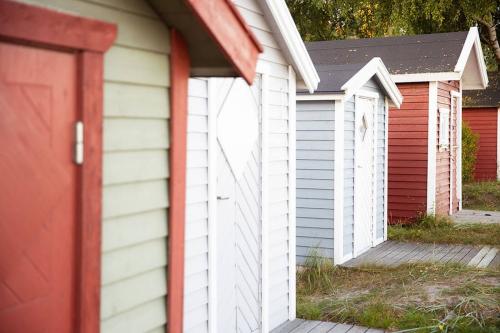 Как правильно закрепить металлосайдинг на стенах дома