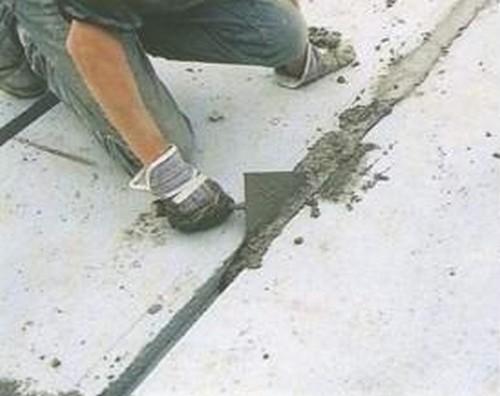 Как правильно выровнять и уплотнить грунт перед установкой плиты