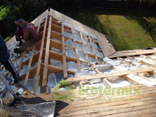 Просто и эффективно: как утеплить крышу на даче 01
