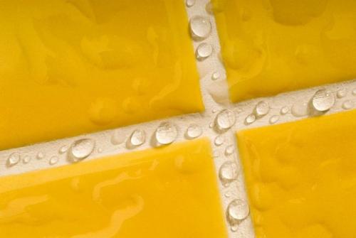 Как долго должна продержаться затирка для швов плитки. Сколько сохнет затирка для плитки: факторы, влияющие на время высыхания